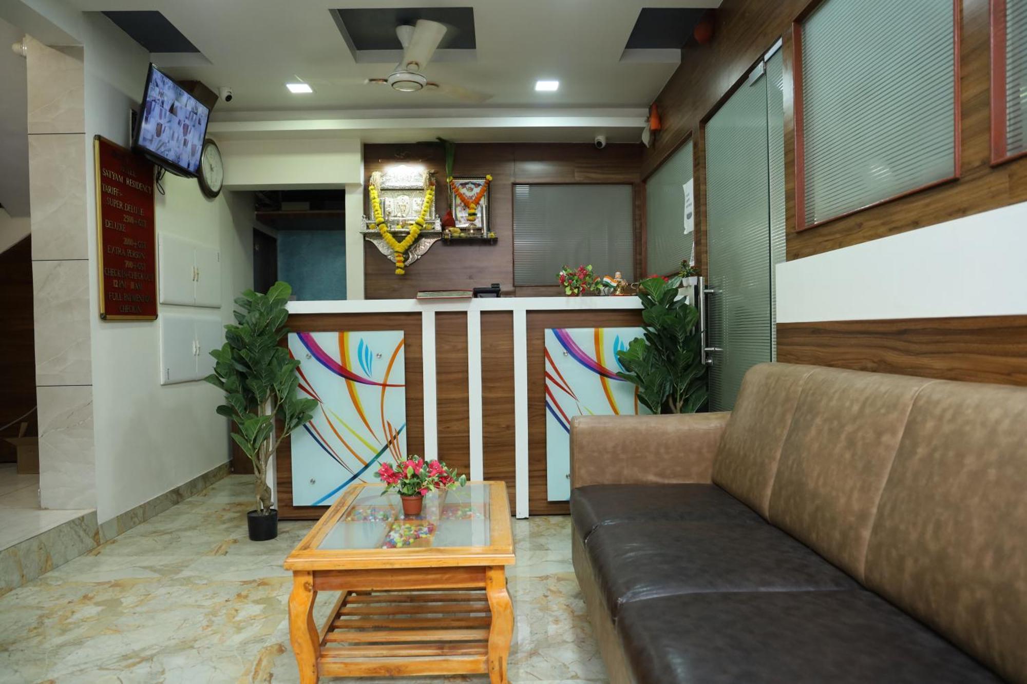 Hotel Satyam Residency Нави Мумбаи Экстерьер фото