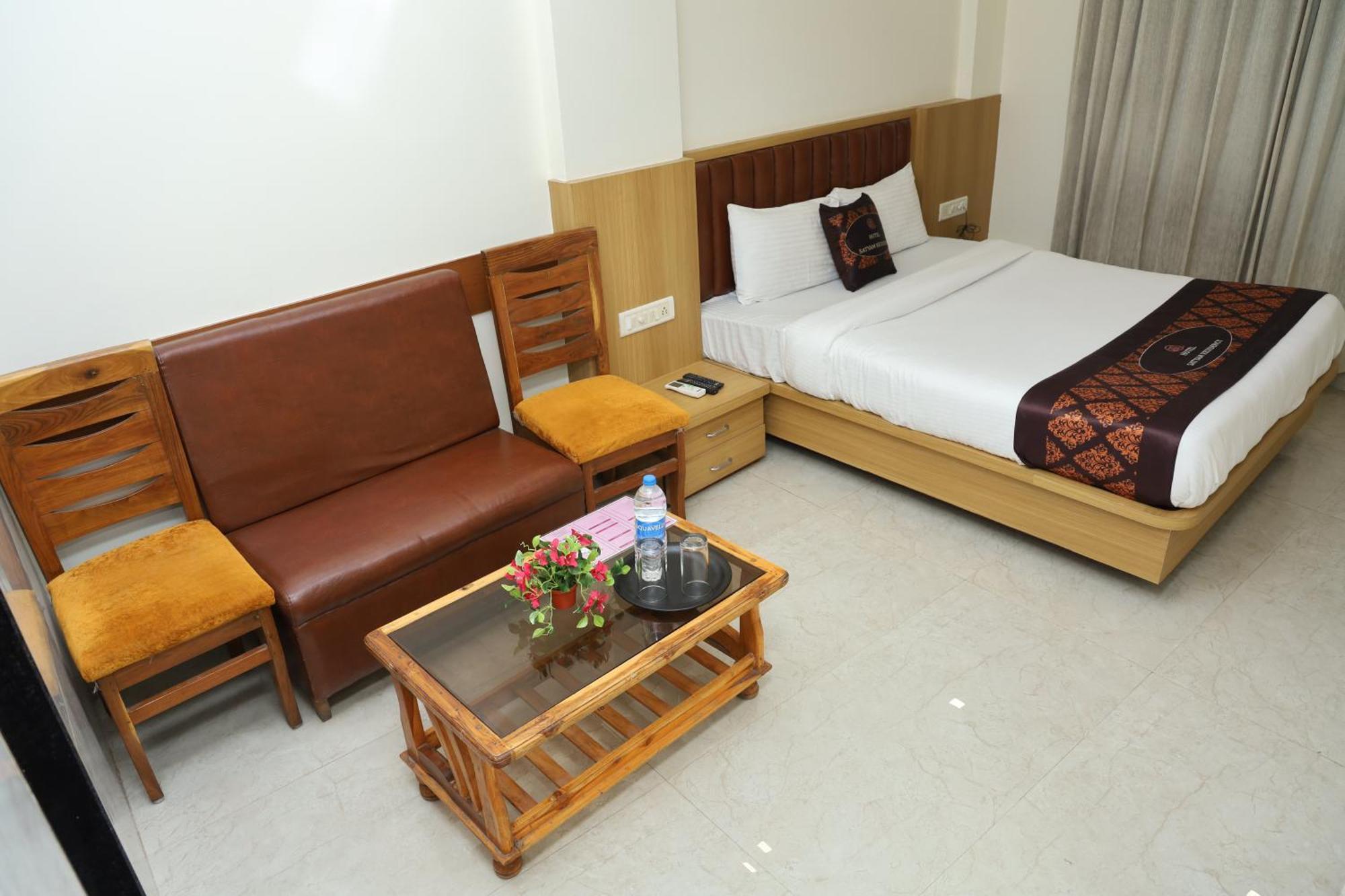 Hotel Satyam Residency Нави Мумбаи Экстерьер фото