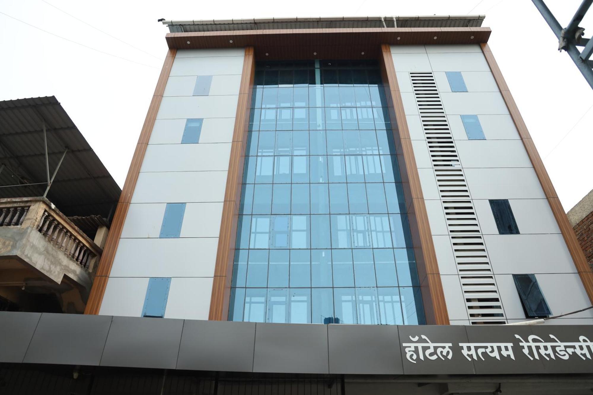 Hotel Satyam Residency Нави Мумбаи Экстерьер фото